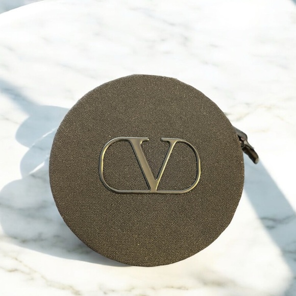 NEW Valentino Black VIP Air Pod Case/ Hard Small Travel Case with Chain - Picture 2 of 7